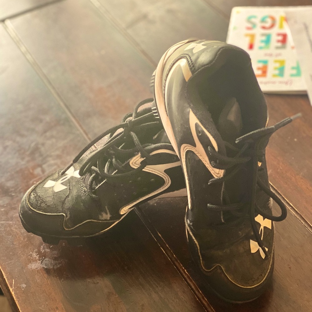 Under armor baseball shoes